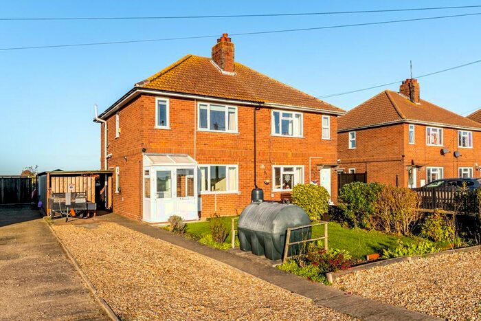 3 Bedroom Semi-Detached House For Sale In Parsons Drove, Holland Fen, Lincoln, LN4