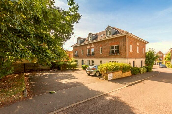 1 Bedroom Flat To Rent In Don Bosco Close, Cowley, Oxford, OX4