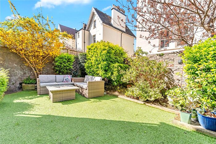 2 Bedroom Flat For Sale In Abbotsford Road, Bristol, BS6