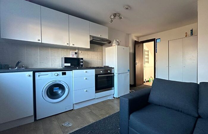 1 Bedroom Flat For Sale In Flat, St. Mary's Road, South Norwood, London, SE25