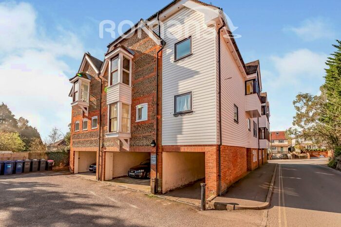 2 Bedroom Apartment To Rent In The Old Kiln, Crondall Lane, GU9