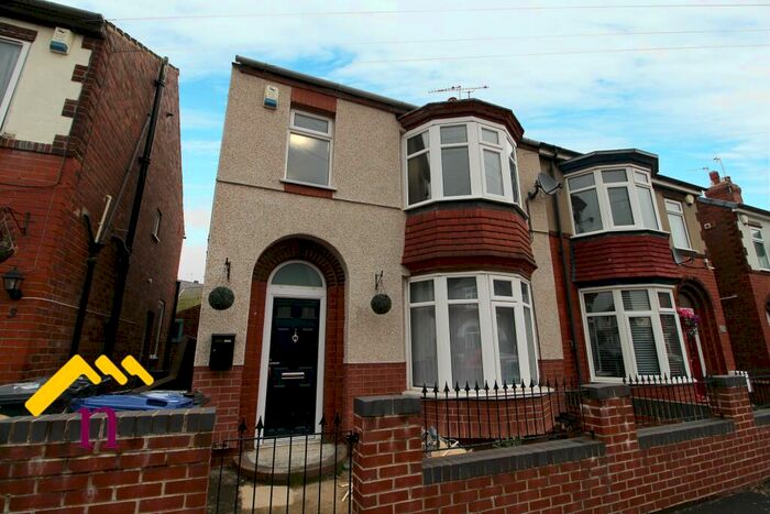 3 Bedroom Semi-Detached House To Rent In Green Street, Balby, Doncaster, DN4