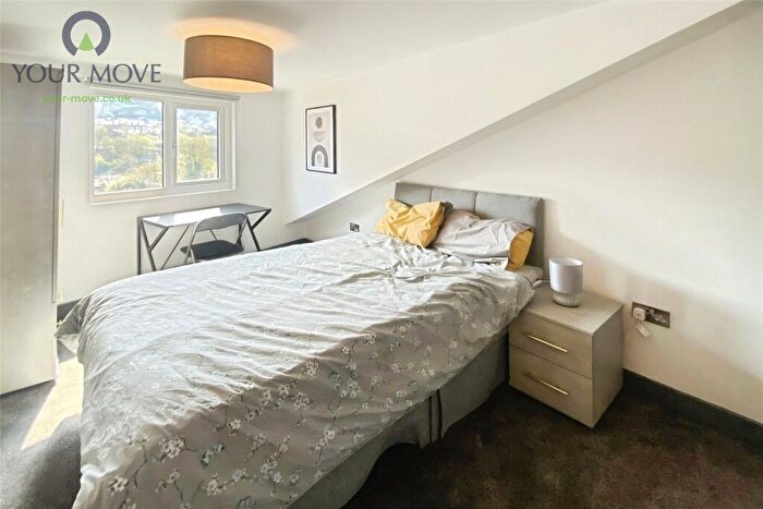 1 Bedroom End Of Terrace House To Rent In South Street, Keighley, West Yorkshire, BD21