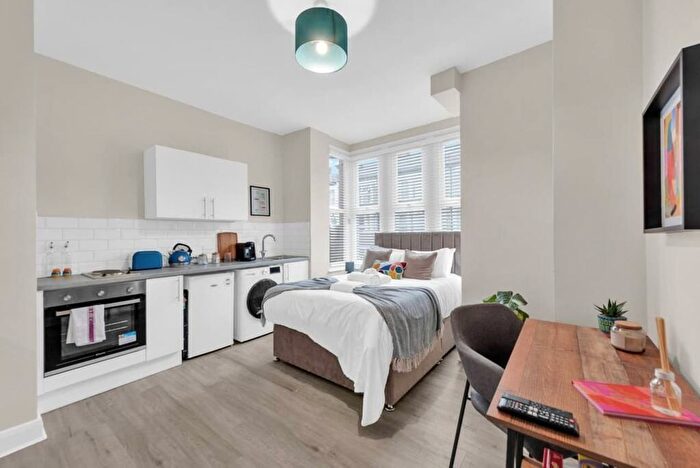 1 Bedroom Studio To Rent In Wightman Road, Haringey, London, N8