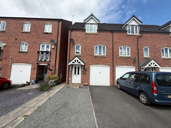 3 Bedroom Town House To Rent In Goldfinch Drive, Catterall, Preston, PR3