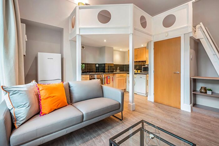 1 Bedroom Terraced House To Rent In Hyde Terrace, Leeds, LS2