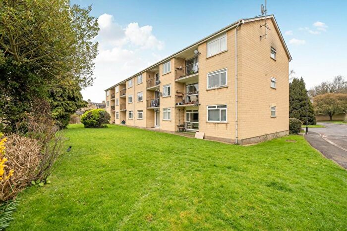 3 Bedroom Apartment For Sale In Rochfort Court, Bath, BA2