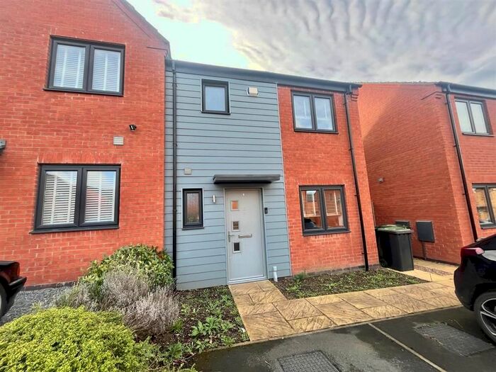 3 Bedroom Property To Rent In Davenport Drive, Giltbrook, Nottingham, NG16