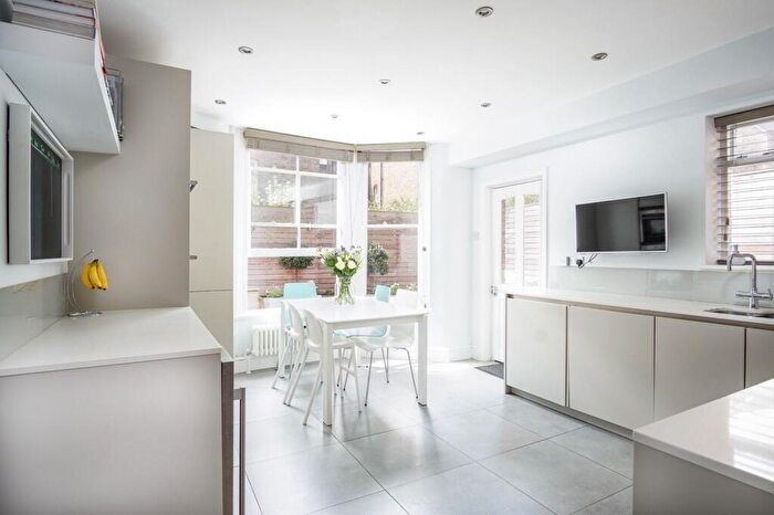 3 Bedroom Flat To Rent In Holmdale Road, London, NW6
