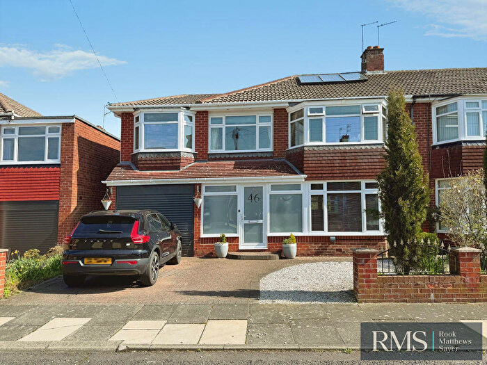 4 Bedroom Semi Detached House For Sale In Easedale Avenue, Newcastle Upon Tyne, NE3
