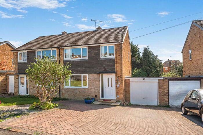 3 Bedroom Semi-Detached House For Sale In Wards Crescent, Bodicote - Chain Free, OX15