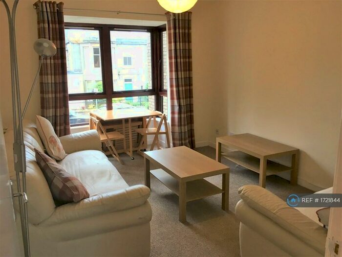 3 Bedroom Flat To Rent In Sienna Gardens, Edinburgh, EH9