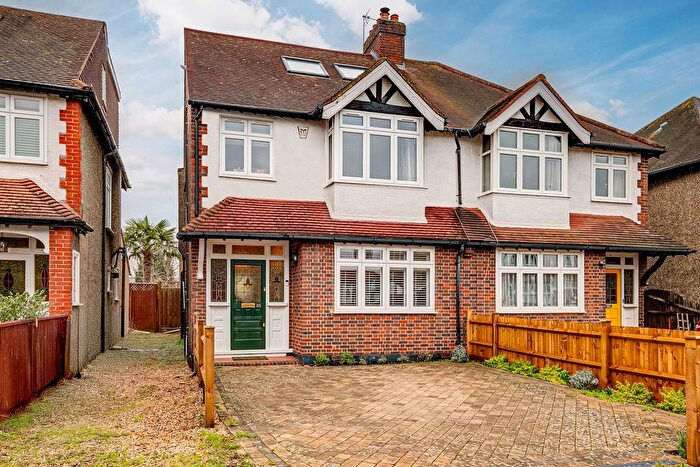 4 Bedroom Semi Detached House For Sale In Lime Grove, New Malden, KT3