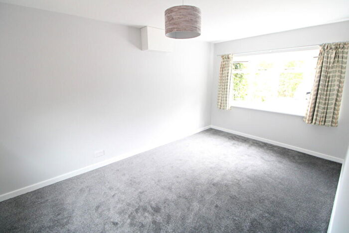 2 Bedroom Detached Bungalow To Rent In Lexden Road, Colchester, CO3