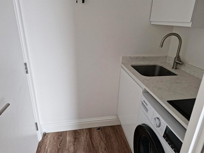 Studio To Rent In Turnpike Lane, London, N8