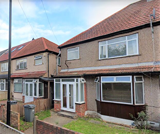 4 Bedroom Semi-Detached House To Rent In Wellington Road South, Hounslow, TW4