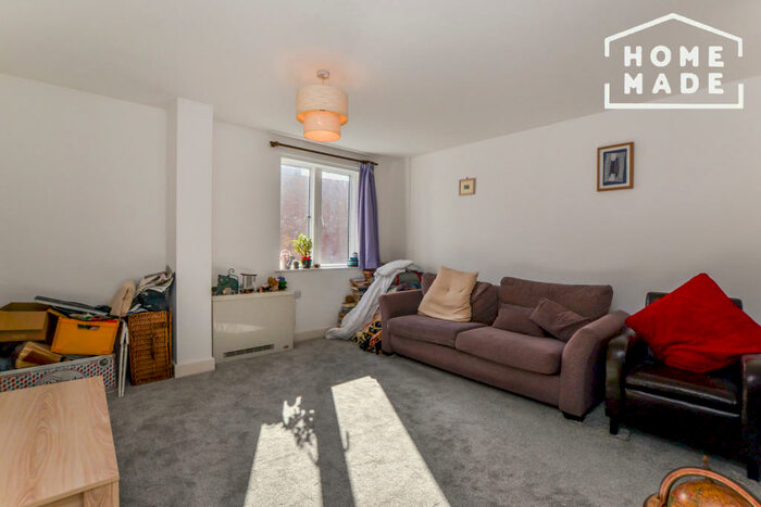 1 Bedroom Flat To Rent In Bannister House, Headstone Drive, HA3