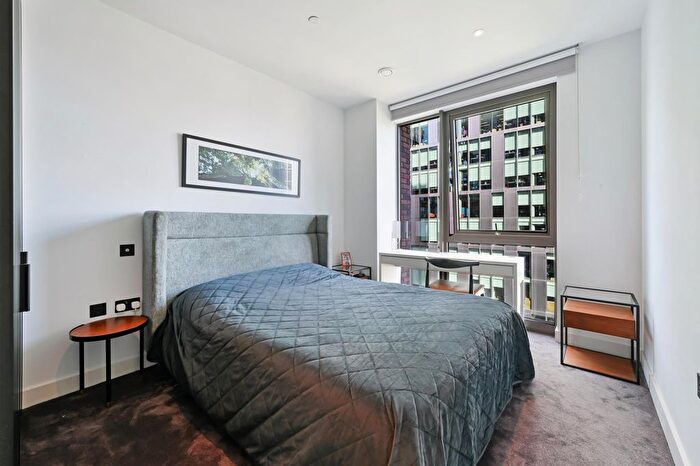 2 Bedroom Flat To Rent In The Modern, Embassy Gardens, London, SW11