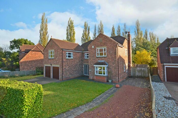 5 Bedroom Detached House To Rent In Lakeside, Acaster Malbis, York, YO23