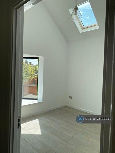 2 Bedroom Detached House To Rent In Winslow Grove, London, E4