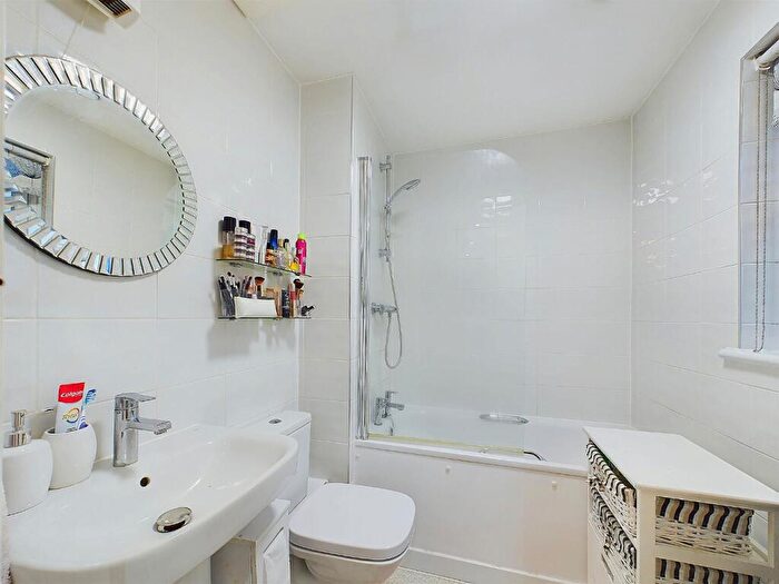 1 Bedroom Flat To Rent In Kirkland Close, Sidcup, Kent, DA15