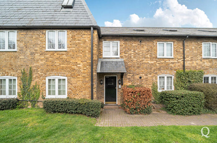 1 Bedroom Apartment For Sale In London Road, Teynham, Sittingbourne, Kent, ME9