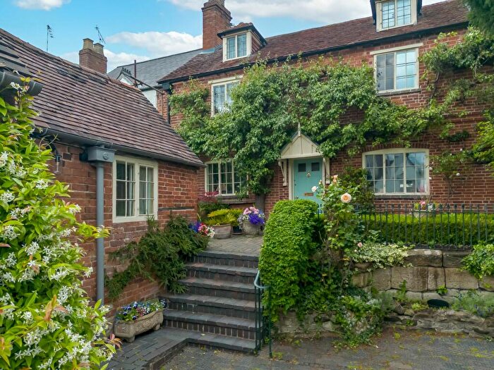 5 Bedroom Semi-Detached House For Sale In The Old Forge, Cubbington, CV32