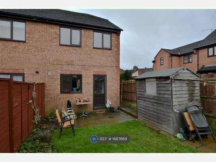 2 Bedroom End Of Terrace House To Rent In Leys Gardens, Wellingborough, NN8