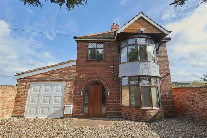 3 Bedroom Detached House For Sale In Lichfield Road, Barton Under Needwood, Burton-On-Trent, DE13