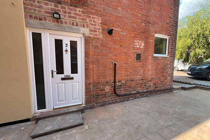 1 Bedroom Flat To Rent In Church Street, Newent, GL18