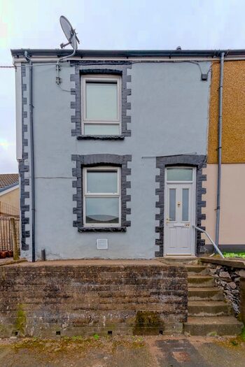 2 Bedroom End Of Terrace House To Rent In Gwernllwyn Terrace, Ferndale, CF43