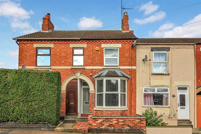 2 Bedroom Terraced House For Sale In Park Road, Rushden, NN10