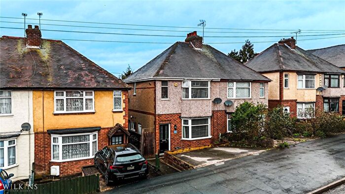 3 Bedroom Semi-Detached House For Sale In School Hill, Nuneaton, Warwickshire, CV10