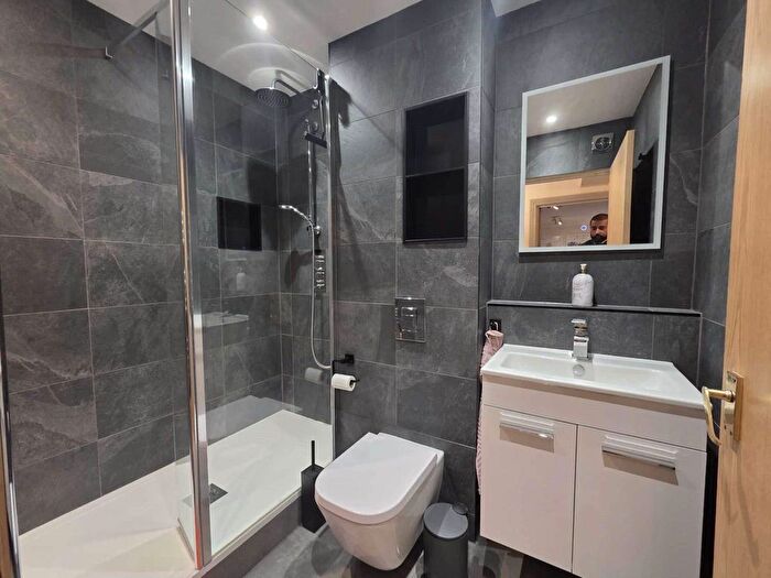 2 Bedroom Flat To Rent In East Ferry Road, Canary Wharf, E14