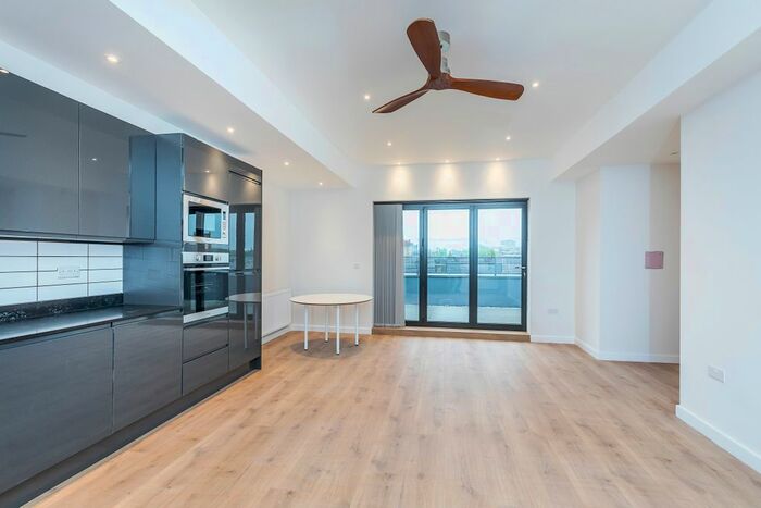 2 Bedroom Flat To Rent In Oaklands Road, London, NW2