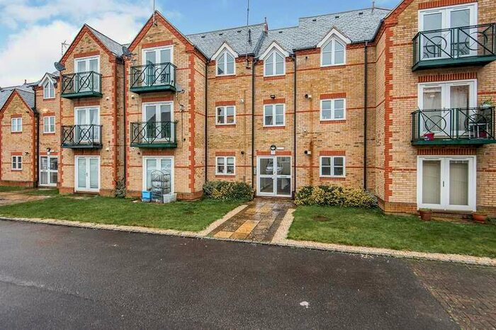 2 Bedroom Apartment To Rent In Flat 8 St. Catherines Place Hummer, Egham, Surrey, TW20