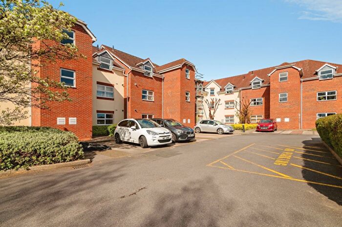 2 Bedroom Flat For Sale In Loughborough Road, West Bridgford, Nottingham, NG2