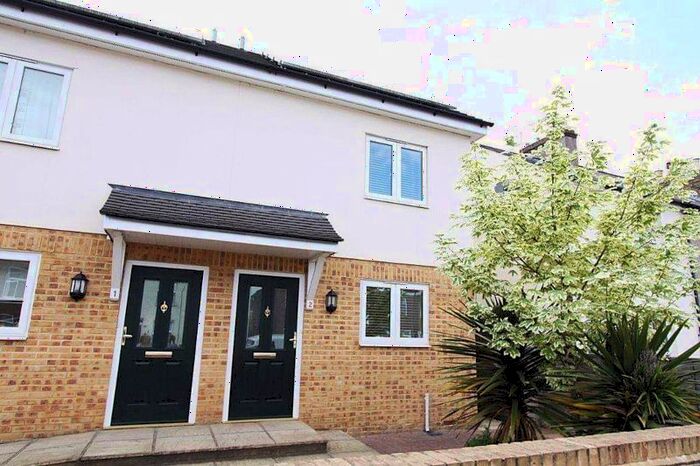 3 Bedroom Semi-Detached House To Rent In Invicta Road, Dartford, DA2