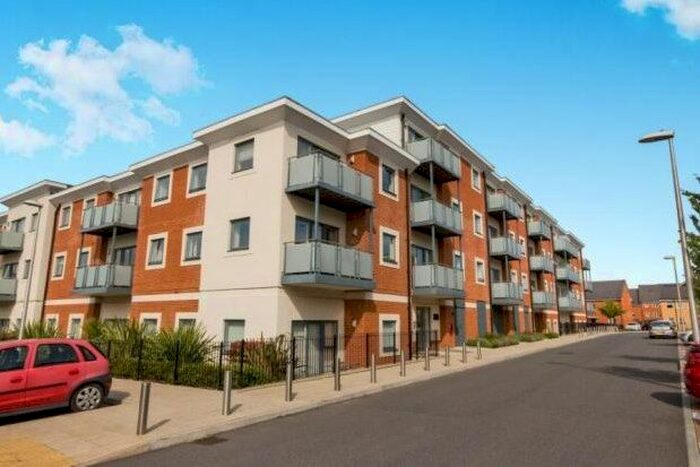 1 Bedroom Flat To Rent In Heron House, Reading, RG2