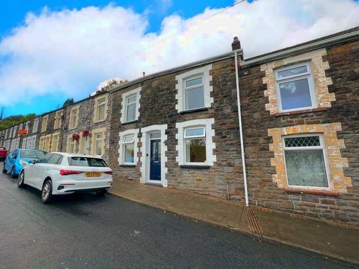 2 Bedroom House To Rent In Brynbedw Road, Tylorstown, Ferndale, CF43
