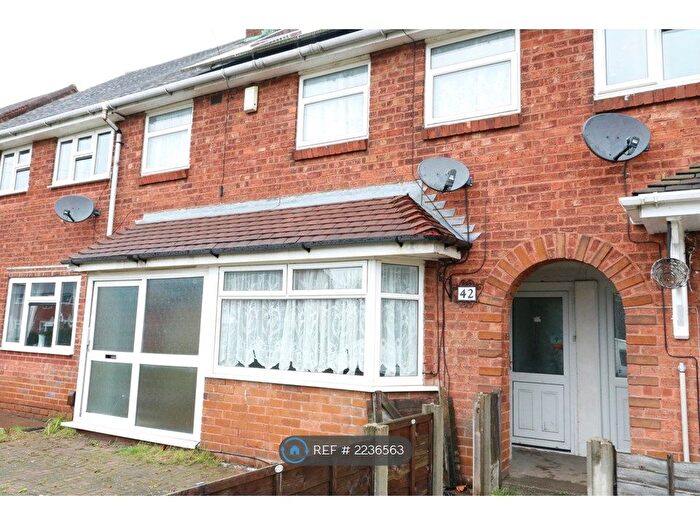 3 Bedroom Terraced House To Rent In Kelvin Road, Walsall, WS2