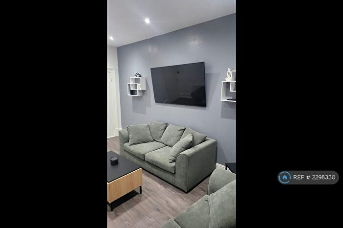 1 Bedroom Flat To Rent In High Street, Dumbarton, G82