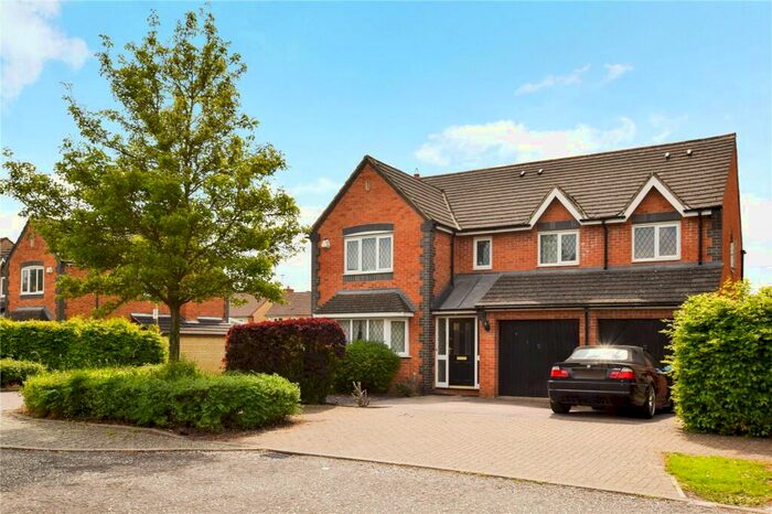 5 Bedroom Detached House To Rent In Lucerne Avenue, Bicester, OX26