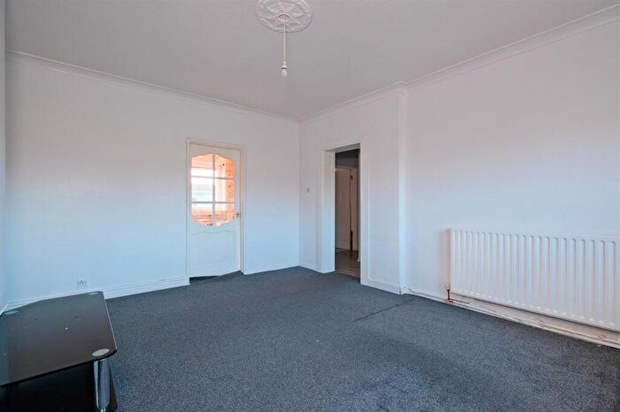 3 Bedroom Semi-Detached House For Sale In Citadel Place, Motherwell, ML1