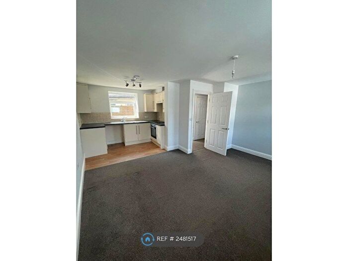 3 Bedroom Flat To Rent In Alfred Road, Hastings, TN35