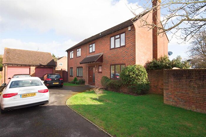 4 Bedroom House To Rent In Meadow Park, Stoke Mandeville, HP22