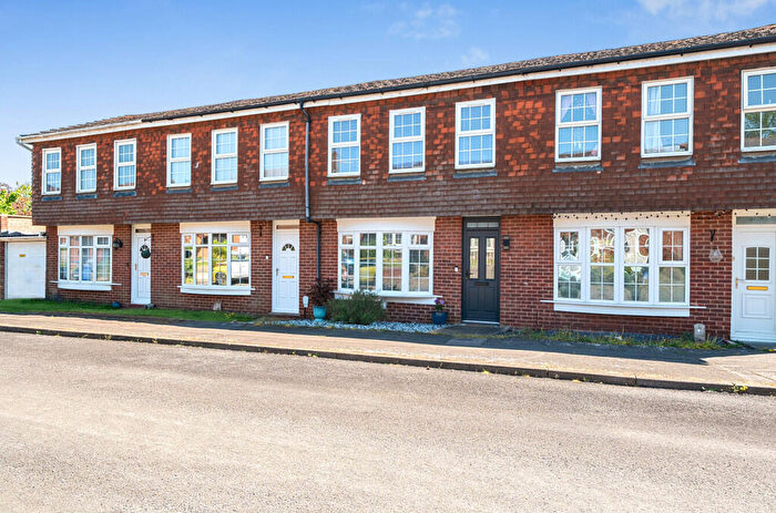 3 Bedroom Terraced House For Sale In Simons Walk, Pattishall, Northamptonshire, NN12