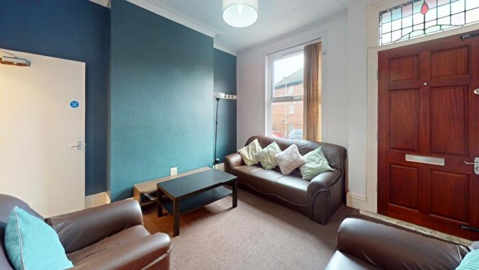 5 Bedroom Terraced House To Rent In Thornville Crescent, Hyde Park, Leeds, LS6