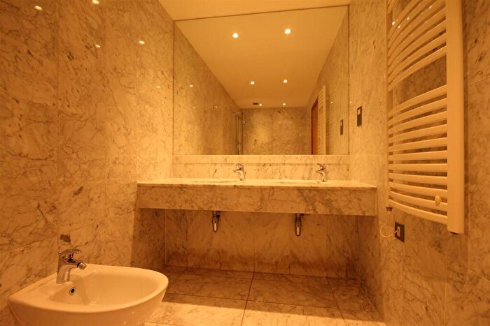 2 Bedroom Apartment To Rent In Murton House, Grainger Street, NE1