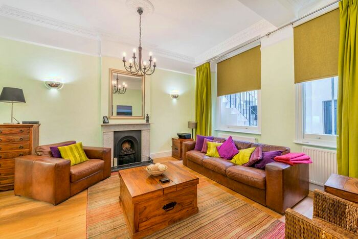 3 Bedroom Flat To Rent In Westbourne Terrace, Bayswater, London, W2